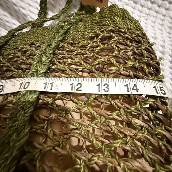 Bayong Anicia Green Woven Straw Tote Bag - Picture 5 of 8